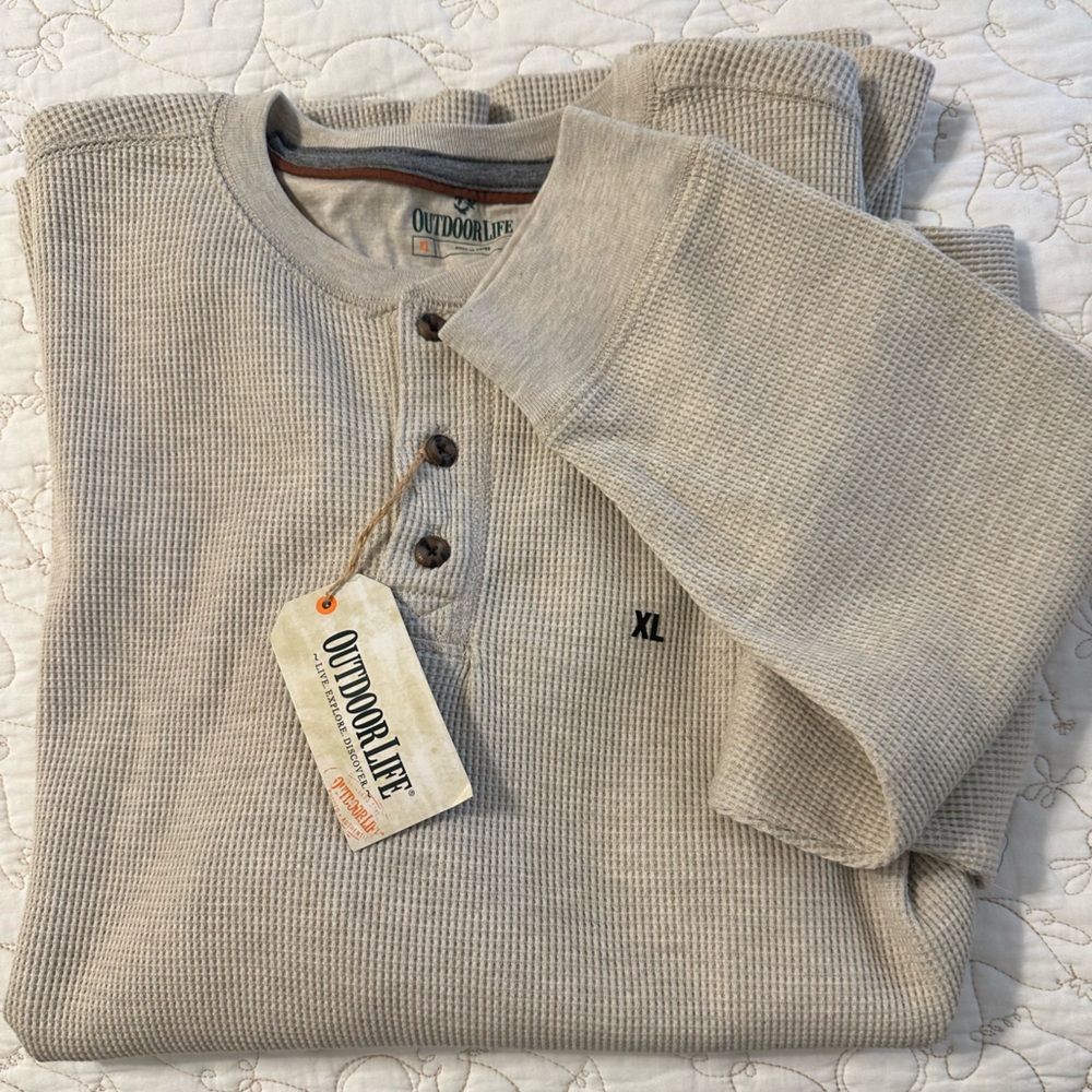 Men’s beige thermal shirt XL. NWT